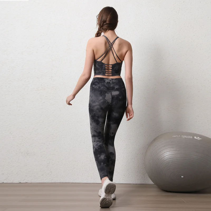 Kf s23b684f3e37a48af8a48dc7cb4d912f7d high waist hip lifting pants beauty back bra suits seamless tie dye yoga sets sports fitness
